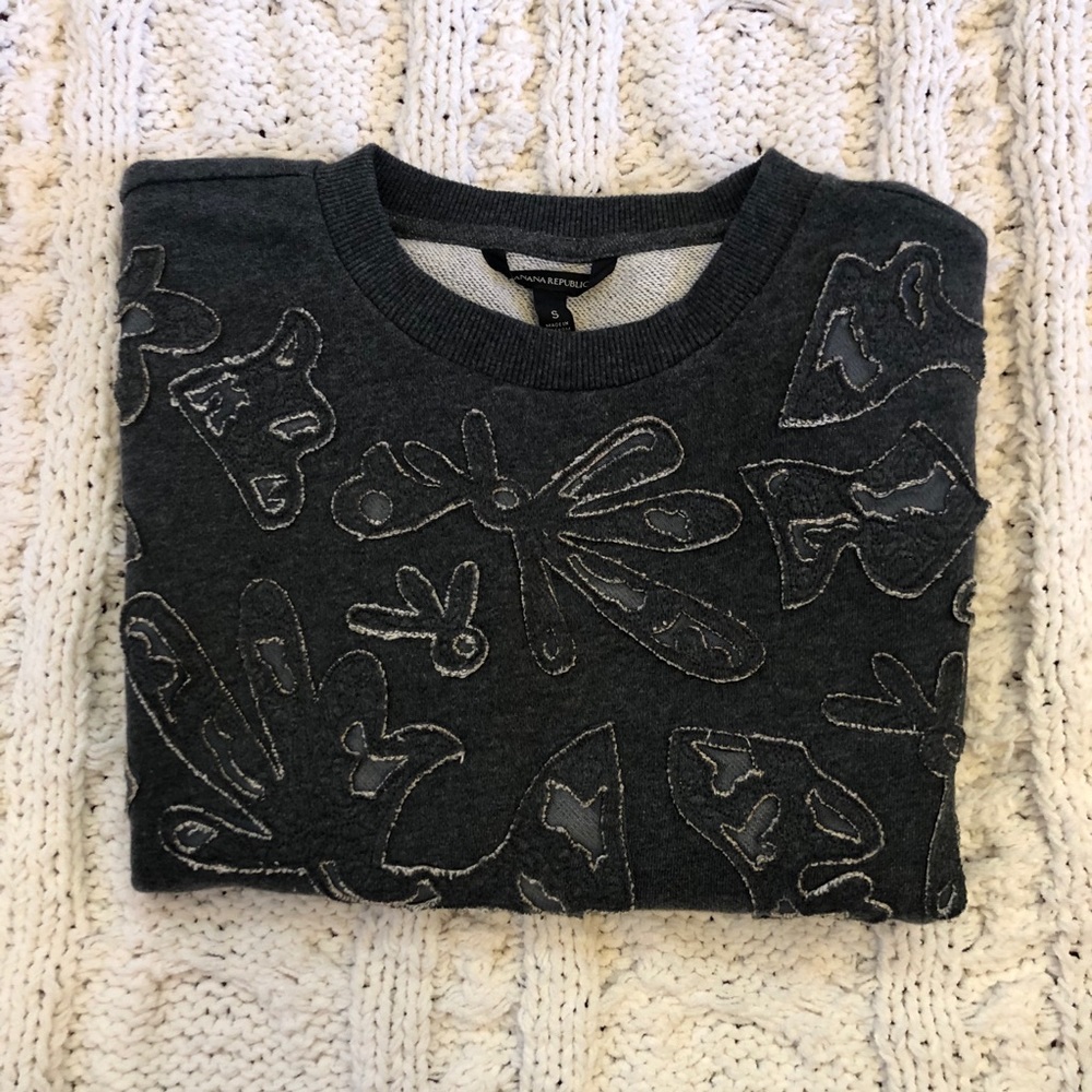 Banana Republic // NWOT Dark Grey Crew Neck